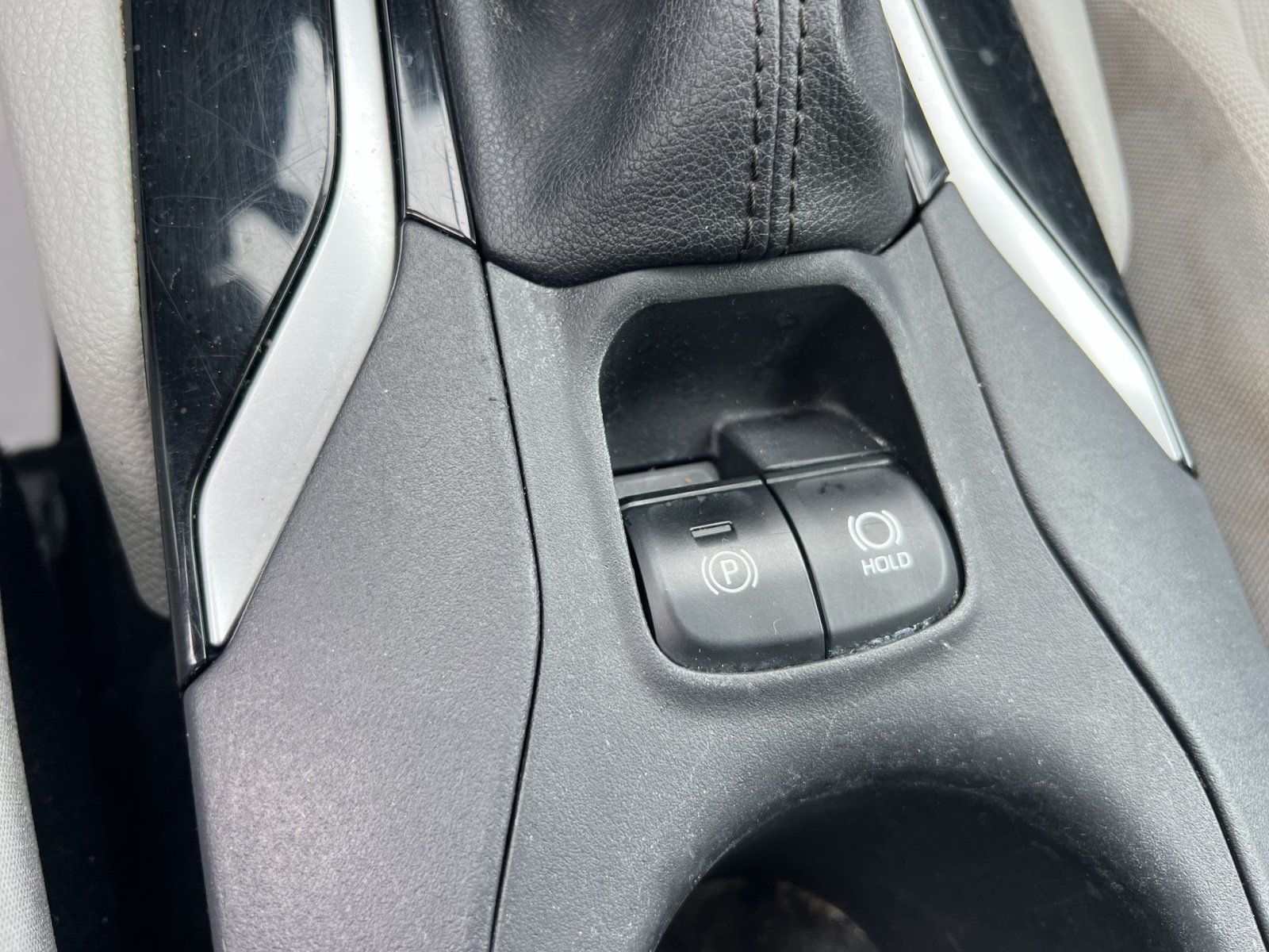 Used 2022 Toyota Corolla Cross LE FWD image 27