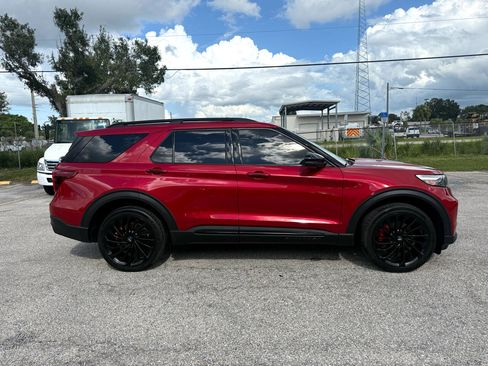 Used 2023 Ford Explorer ST w/ Equipment Group 401A image 4