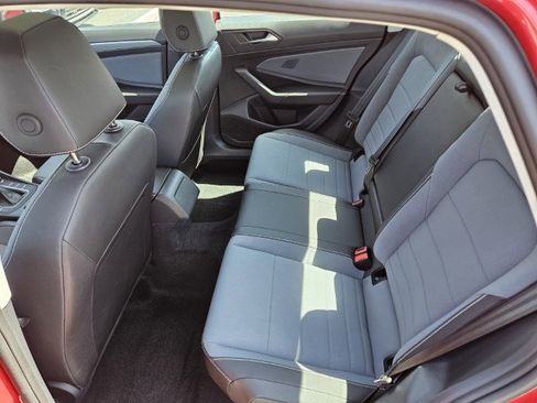 Used 2025 Volkswagen Jetta SE w/ Sunroof Package FWD image 16