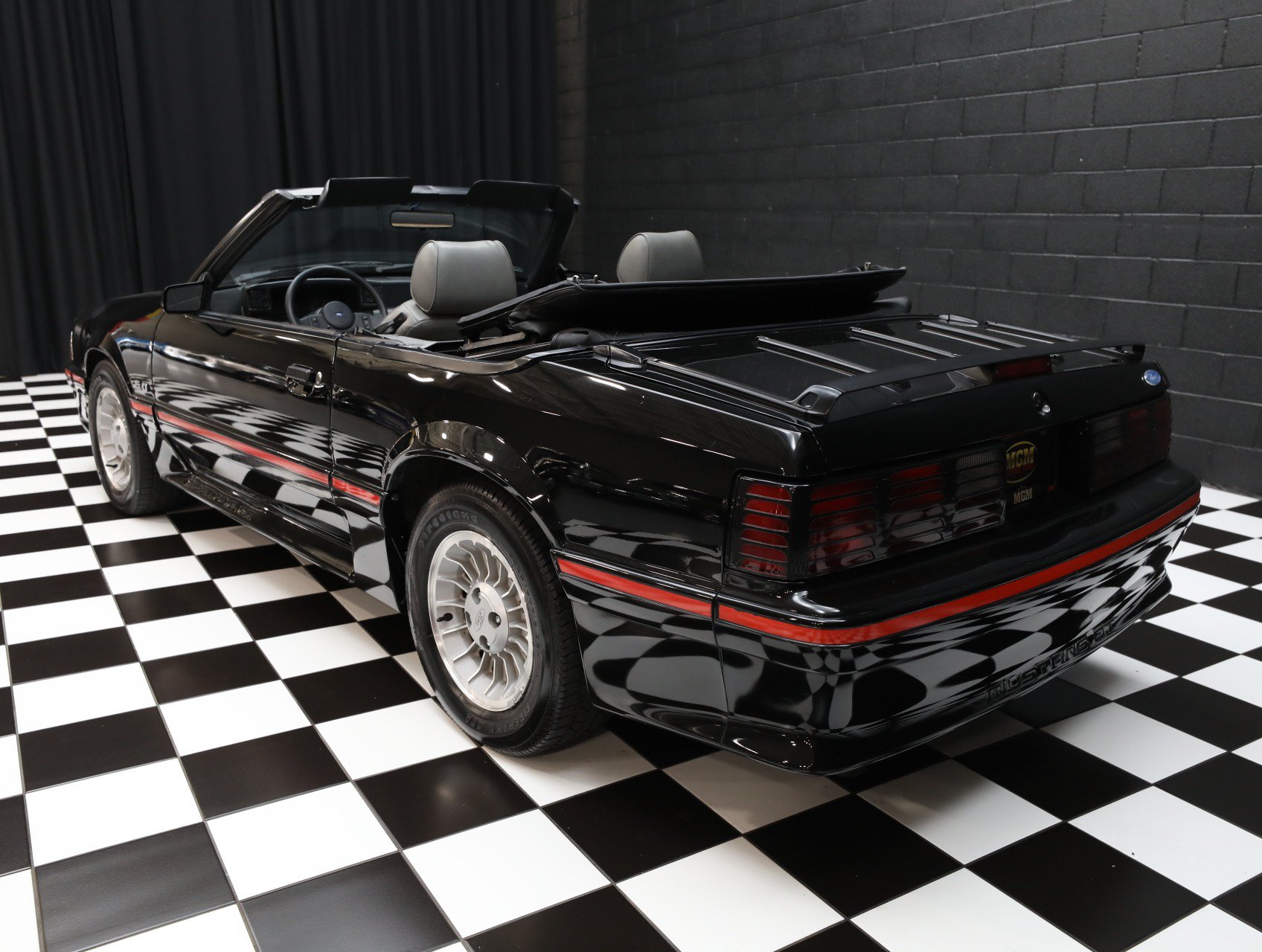 Used 1987 Ford Mustang GT RWD image 39