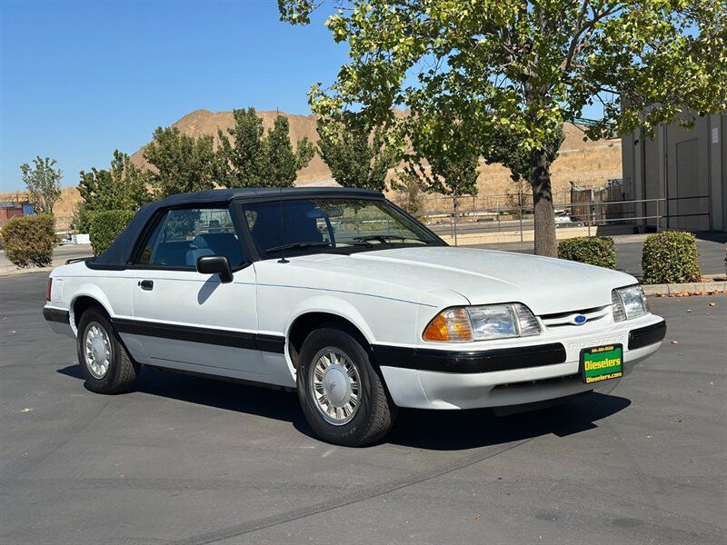 Used 1988 Ford Mustang LX RWD image 7