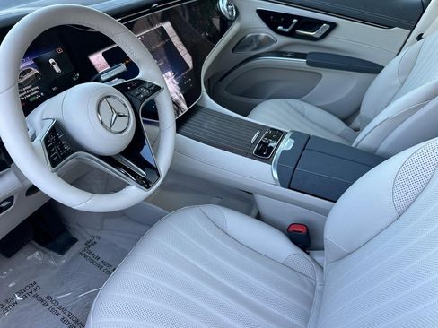 New 2026 Mercedes-Benz EQS 400 4MATIC SUV image 4
