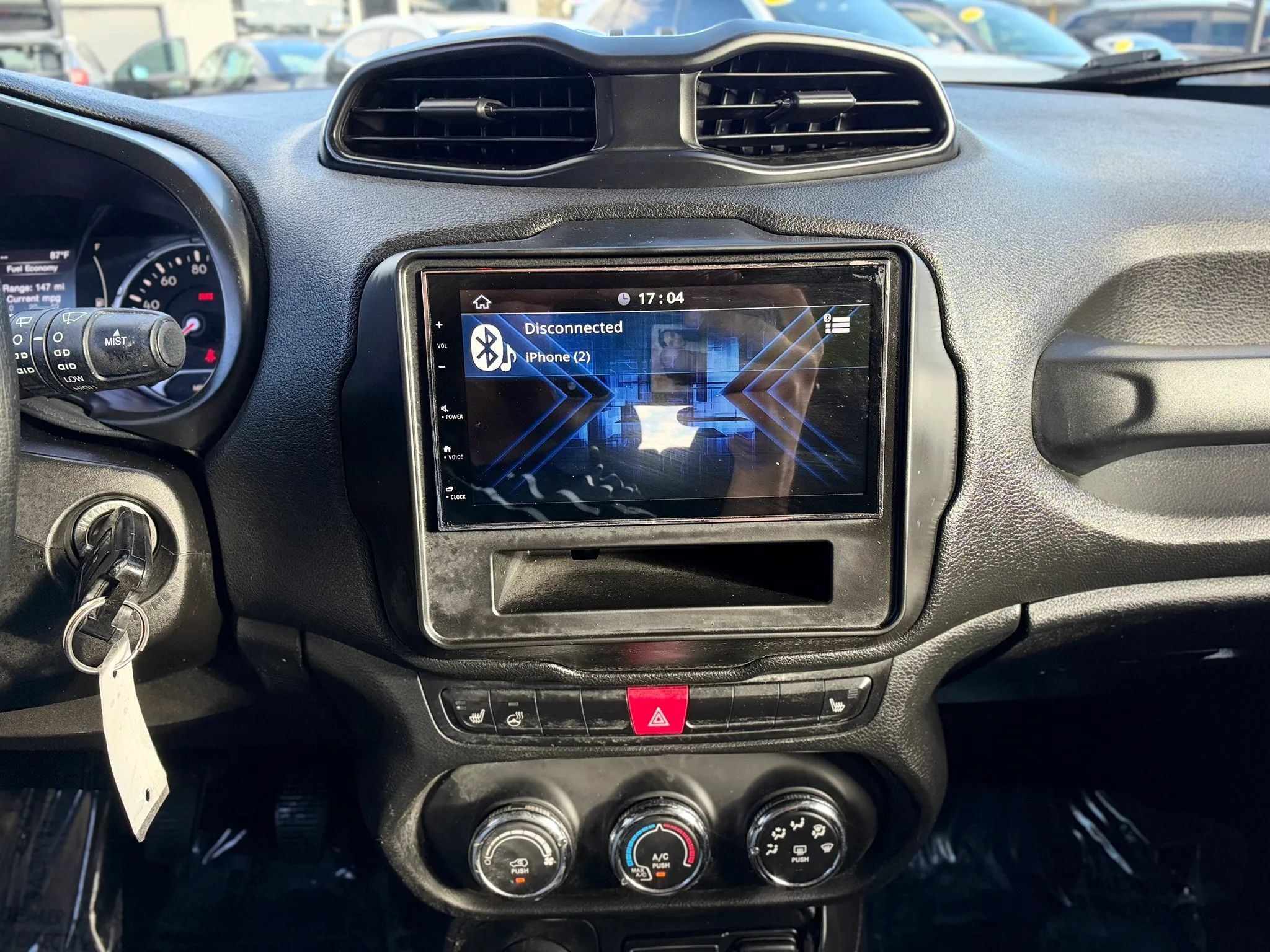 Used 2015 Jeep Renegade Latitude w/ Cold Weather Group II AWD/4WD image 30