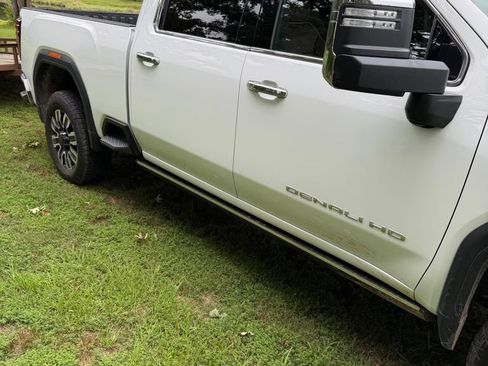 Used 2025 GMC Sierra 2500 Denali Ultimate AWD/4WD image 4