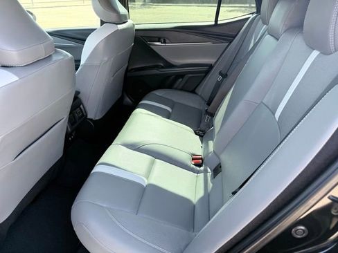 Used 2025 Toyota Camry SE w/ Convenience Package image 17