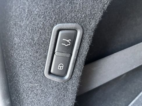 Used 2019 Maserati Levante GranLusso image 16