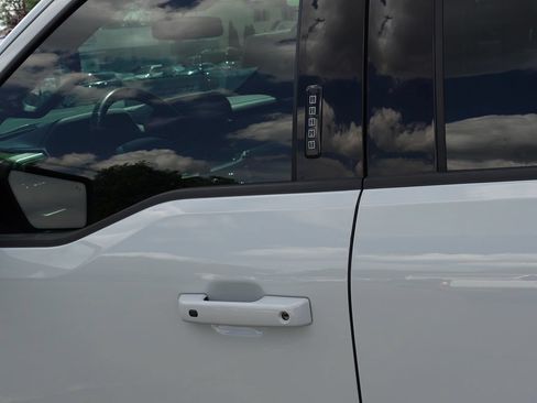 Used 2024 Ford F150 Lariat AWD/4WD image 16