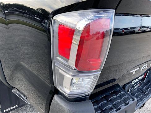 Used 2020 Toyota Tacoma TRD Off-Road image 27
