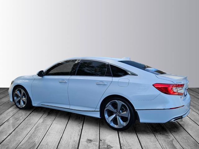 Used 2018 Honda Accord Touring image 3