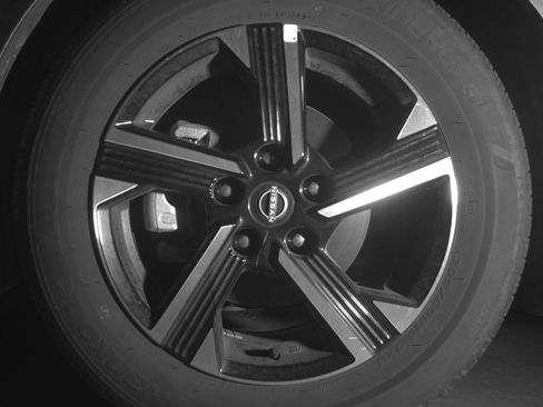 Used 2025 Nissan Sentra SV image 12