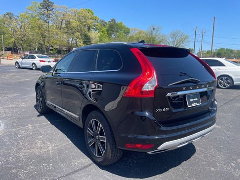 Used 2017 Volvo XC60 T5 Dynamic w/ Preferred Option Package image 4
