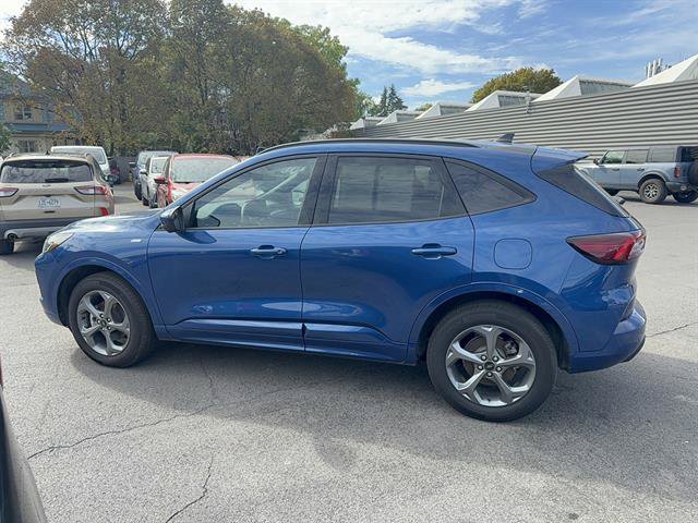 Certified 2023 Ford Escape ST-Line Select w/ Tech Pack #2 AWD/4WD image 3