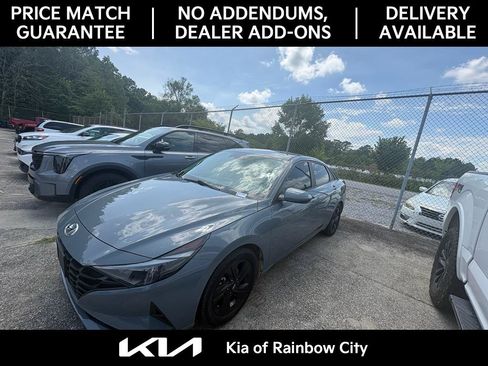 Used 2021 Hyundai Elantra SEL w/ Convenience Package FWD image 4