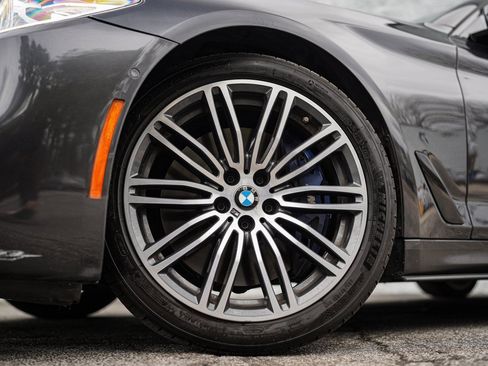 Used 2019 BMW 540i xDrive w/ M Sport Package image 18