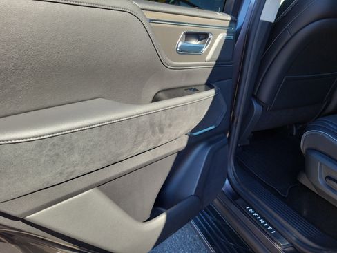 New 2026 INFINITI QX80 Luxe image 8