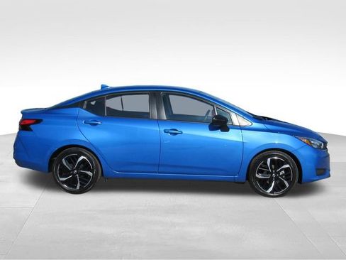 Used 2024 Nissan Versa SR FWD image 3