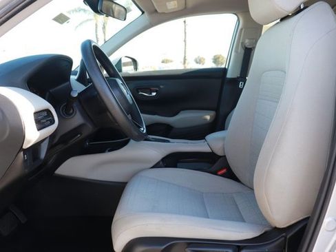 Certified 2024 Honda HR-V LX image 11