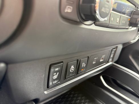 Used 2023 Nissan Frontier SV w/ SV Convenience Package RWD image 26