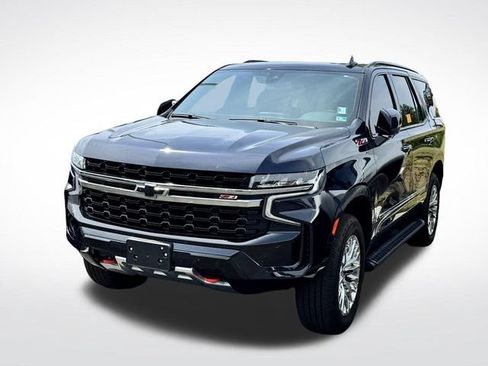 Used 2022 Chevrolet Tahoe Z71 w/ Luxury Package AWD/4WD image 3