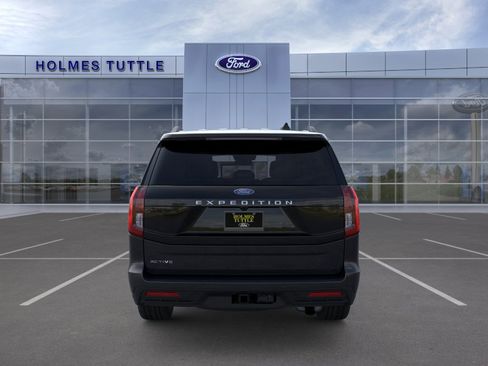 New 2026 Ford Expedition Active image 5