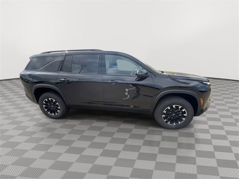 New 2025 Chevrolet Traverse Z71 w/ Driver Confidence Package image 9