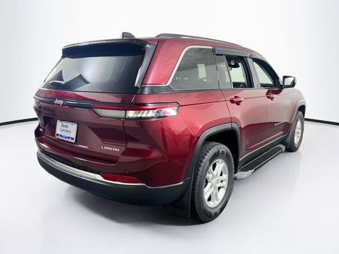 Used 2023 Jeep Grand Cherokee Laredo w/ Luxury Tech Group I AWD/4WD image 5