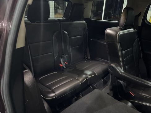 Used 2017 GMC Acadia Denali w/ Technology Package FWD image 16