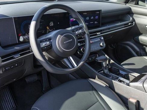 Certified 2025 Hyundai Santa Cruz SEL image 10