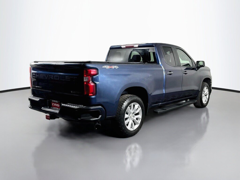 Used 2021 Chevrolet Silverado 1500 Custom w/ LPO, Dark Essentials Package AWD/4WD image 5