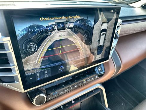 Used 2025 Toyota Sequoia 4WD image 29