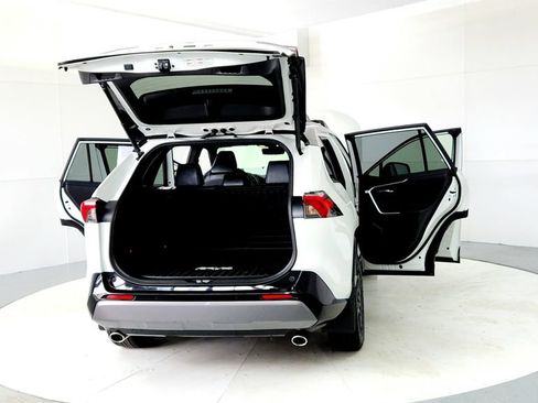 Used 2020 Toyota RAV4 XSE AWD/4WD image 11