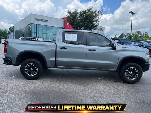 Used 2023 Chevrolet Silverado 1500 ZR2 w/ Technology Package AWD/4WD image 9