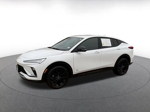 Used 2025 Buick Envista Sport Touring image 9