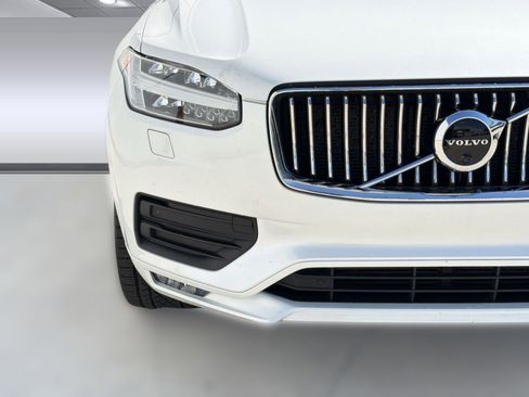 Used 2021 Volvo XC90 T6 Momentum image 11