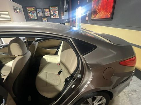 Used 2014 Hyundai Accent GLS w/ Option Group 2 image 5