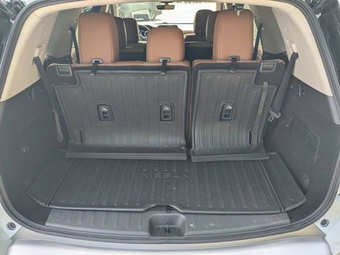 Used 2025 Nissan Pathfinder Platinum w/ Cargo Package AWD/4WD image 17