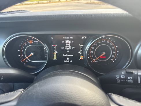 Used 2023 Jeep Wrangler Sport S image 29