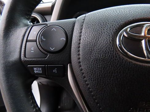 Used 2016 Toyota RAV4 Limited image 32