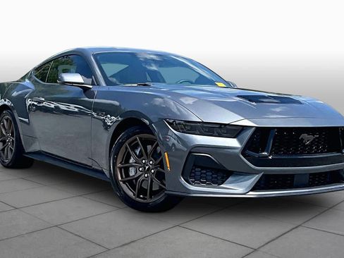Used 2025 Ford Mustang GT Premium RWD image 3