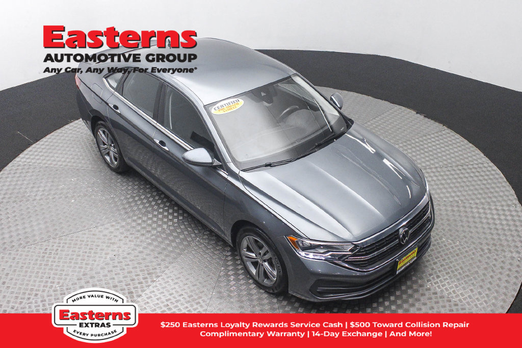Used 2024 Volkswagen Jetta SE FWD image 4