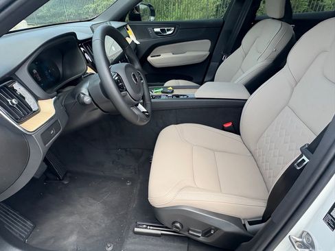 New 2026 Volvo XC60 B5 Core w/ Climate Package AWD/4WD image 17