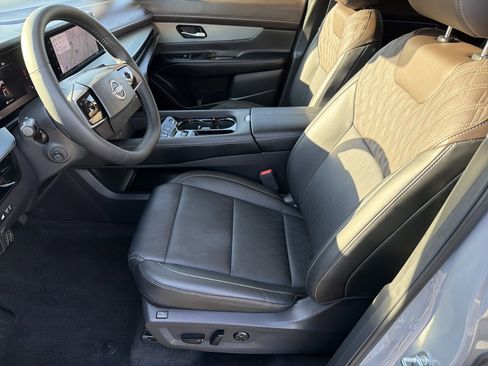 Used 2025 Nissan Murano Platinum w/ Cargo Package image 9