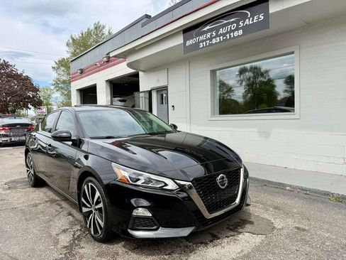 Used 2020 Nissan Altima 2.5 SR w/ Premium Package image 8