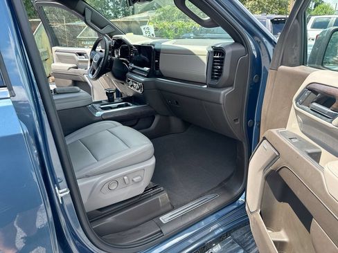 Used 2024 GMC Sierra 1500 SLT w/ SLT Premium Package AWD/4WD image 30