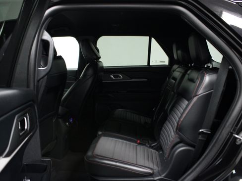 Used 2025 Ford Explorer ST-Line w/ ST-Line Street Pack AWD/4WD image 13