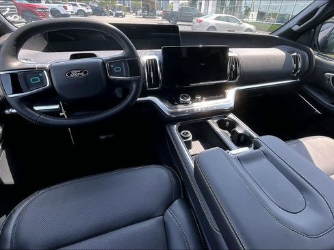 New 2026 Ford Expedition Platinum w/ Stealth Performance Package AWD/4WD image 5