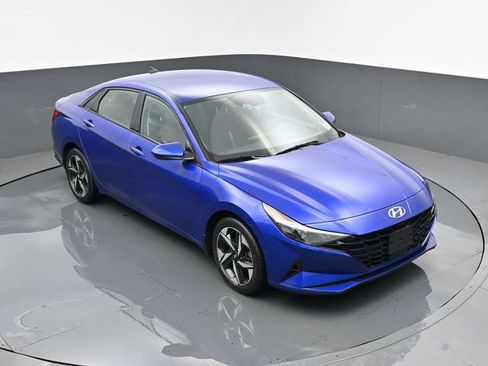 Used 2023 Hyundai Elantra SEL w/ Convenience Package FWD image 19
