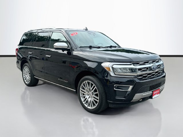 Used 2023 Ford Expedition Platinum AWD/4WD image 2