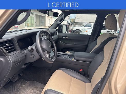 Used 2024 Lexus GX 550 image 2