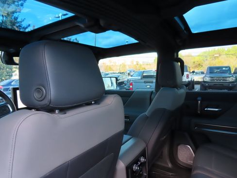 Used 2025 GMC Hummer EV 3X image 37